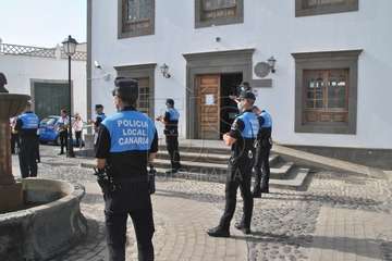Homenaje de la Banda Municipal de Música a la Policía Local y Policía Nacional  (Foto Francisco Javier Santana)